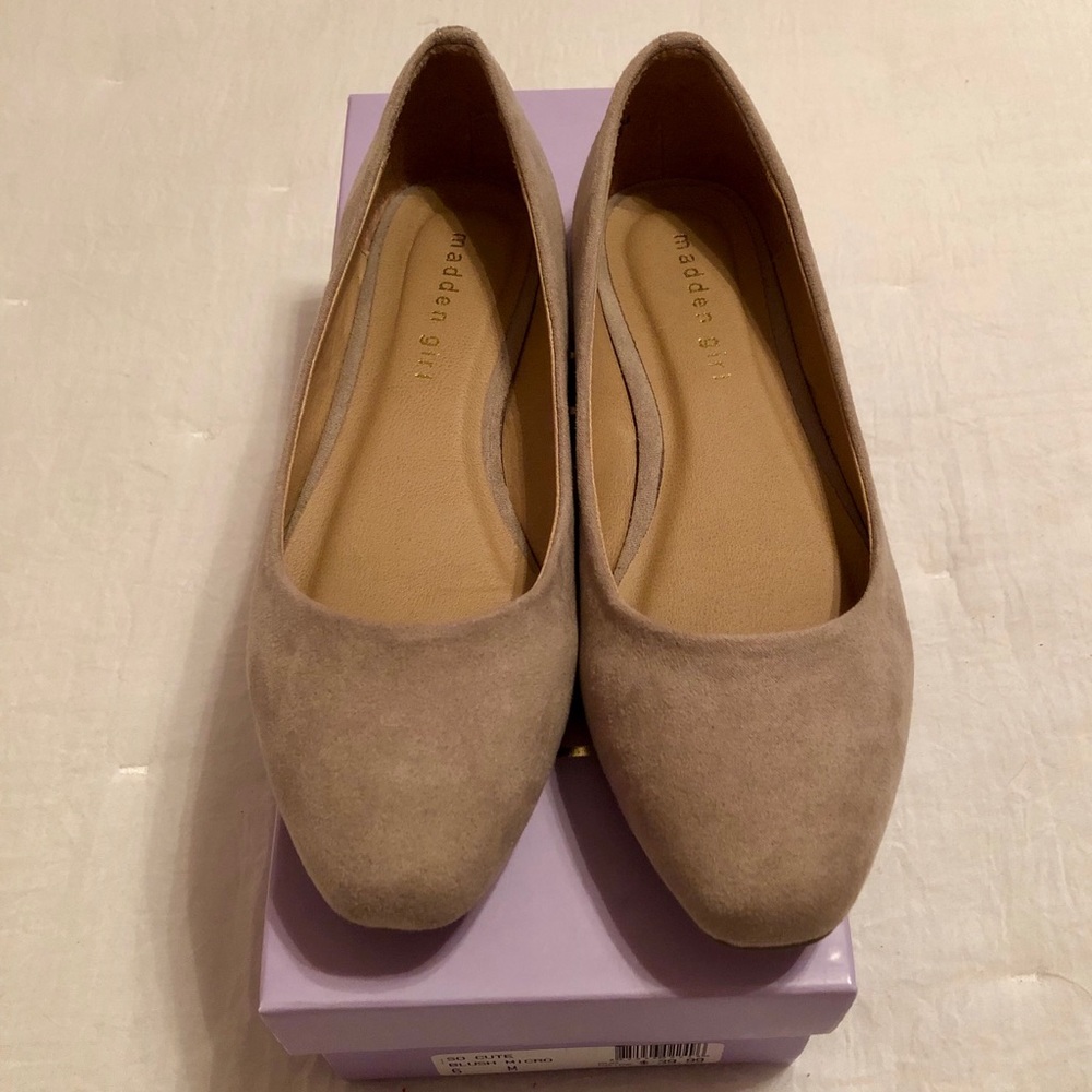 Madden Girl So Cute Blush Suede Flats Size 6